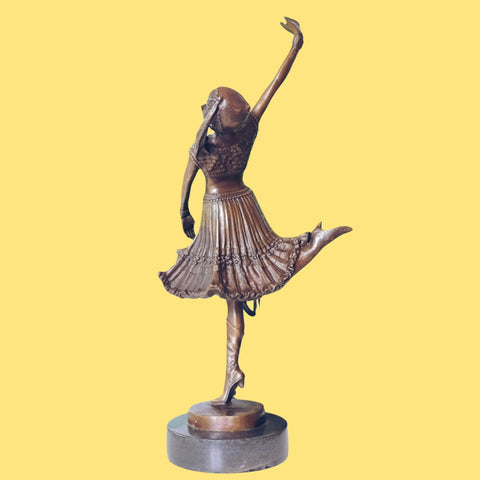 Toperkin Ballet Dancer sculpture